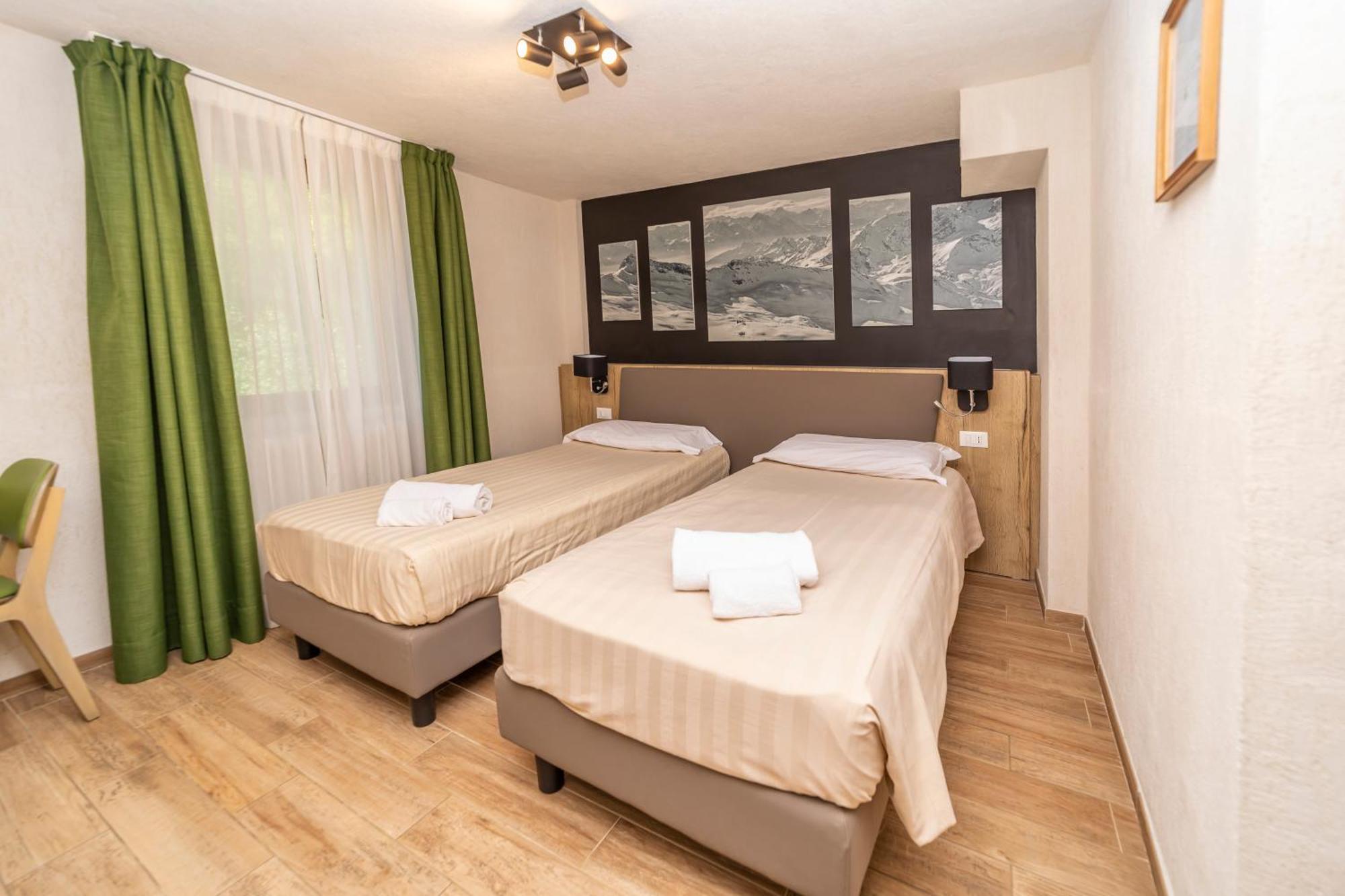 Hotel Petit Palais 3*